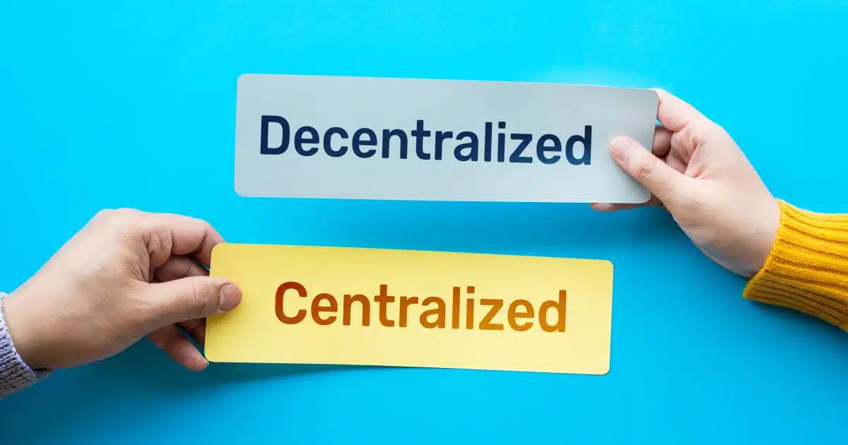 ضد المركزية